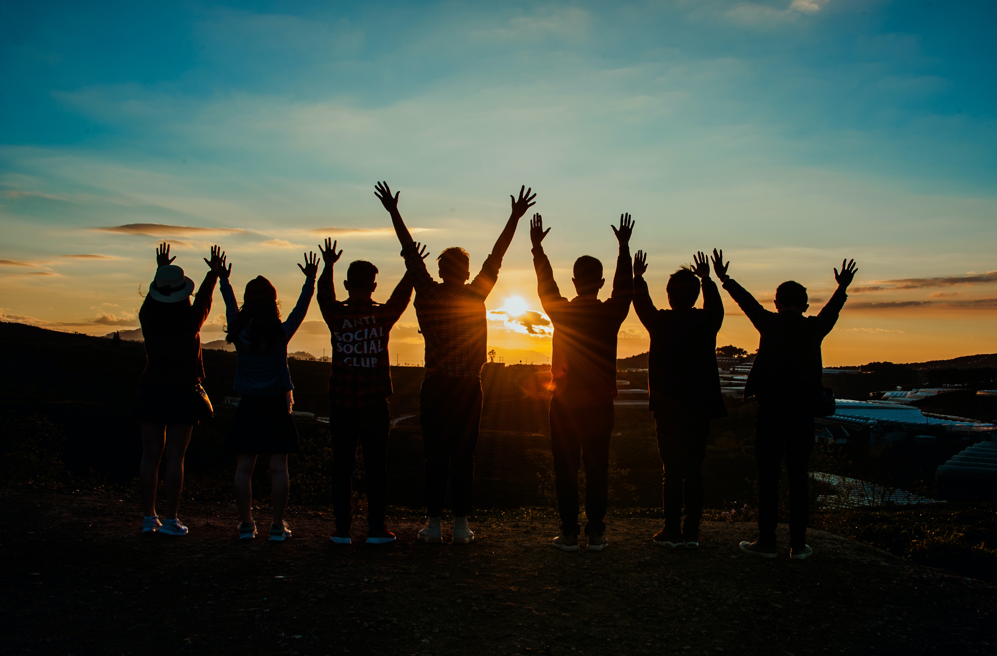 people-silhouette-during-sunset-853168.jpg